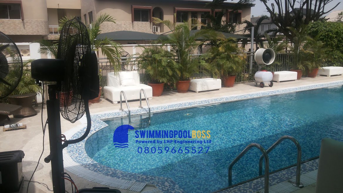 swimming pool remodeling contractor